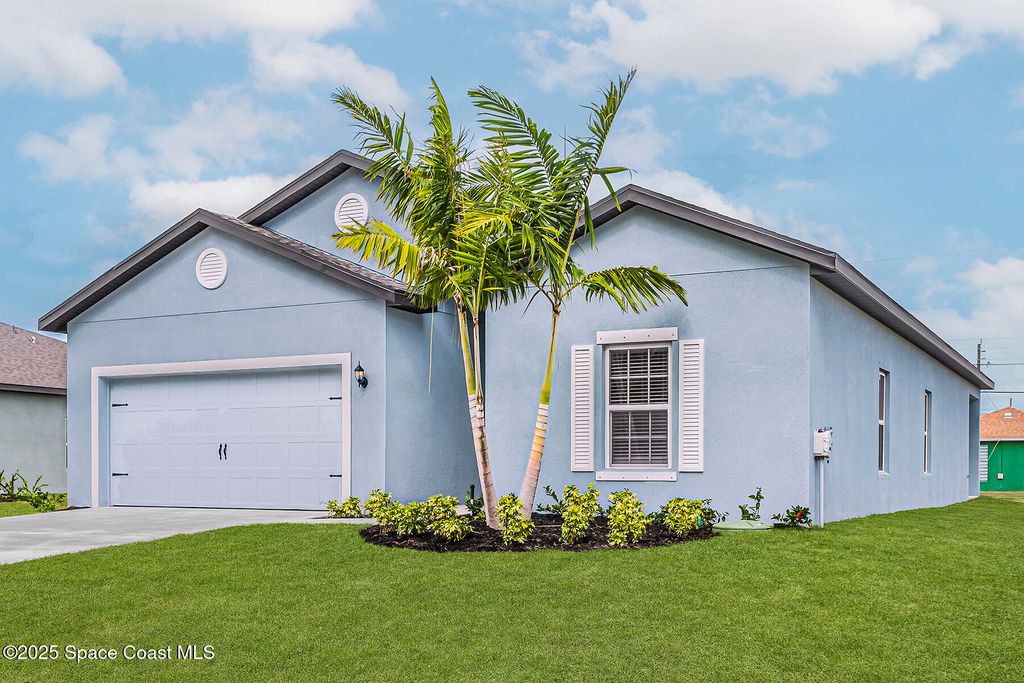 Photo of 307 Hammonton Street SW, Palm Bay, FL 32908 (MLS # 1056835)
