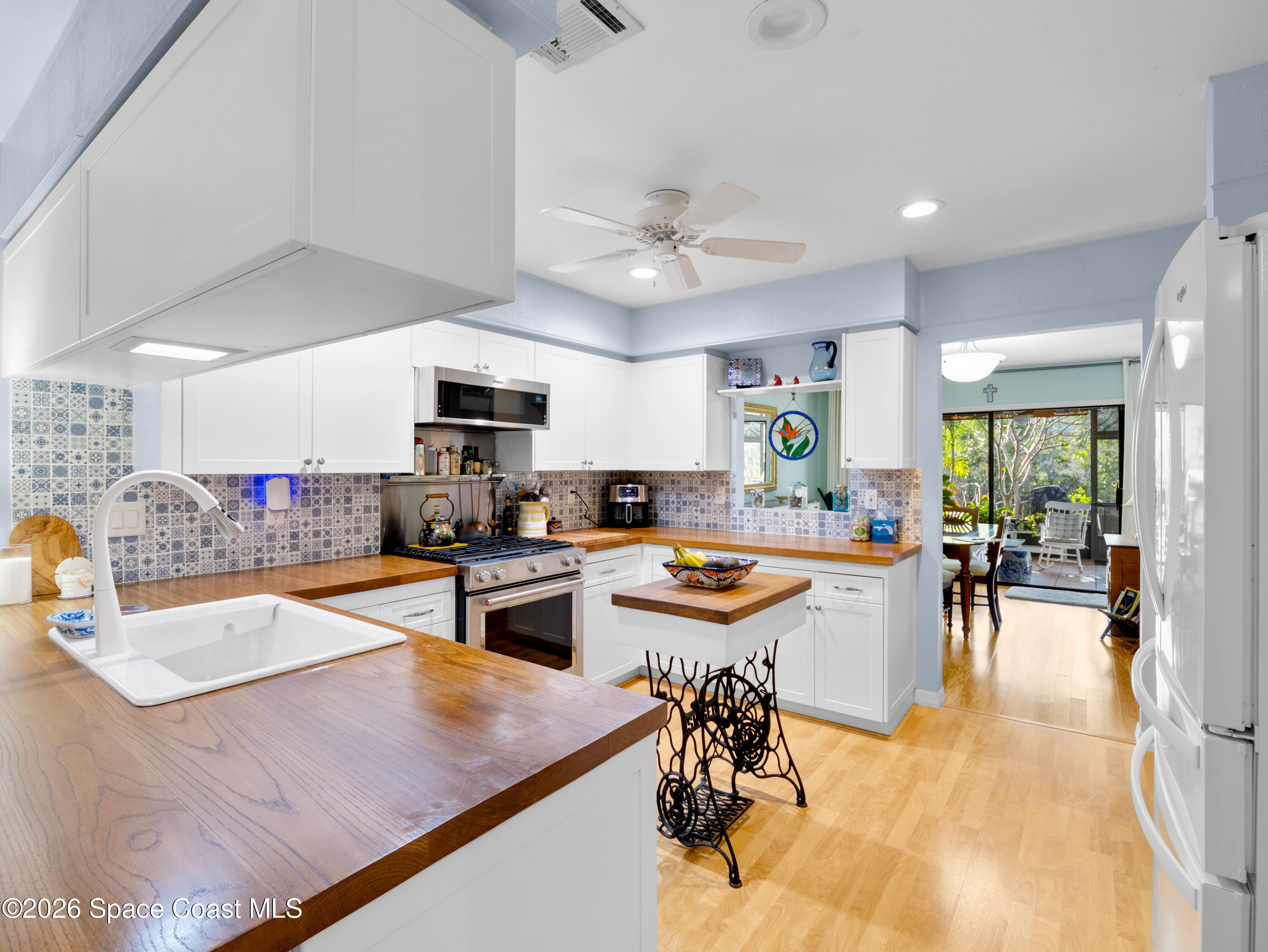 2305 Parkside Place 2305