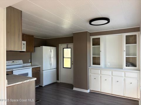 1085 Wren Circle Micco FL 32976