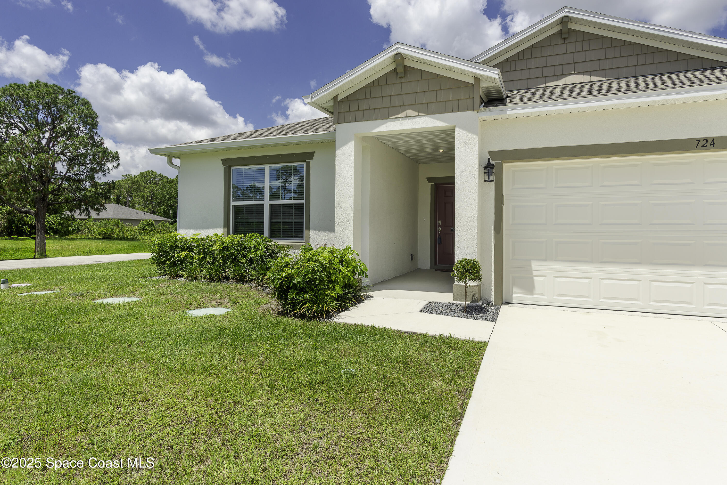 724 San Filippo Drive SE