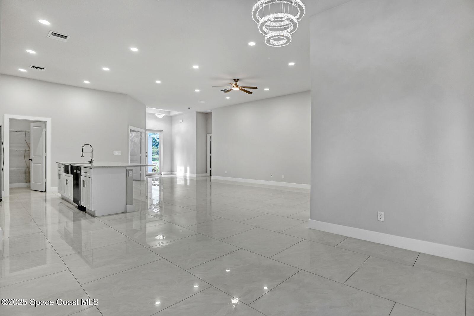 3839 Jupiter Blvd Boulevard SE