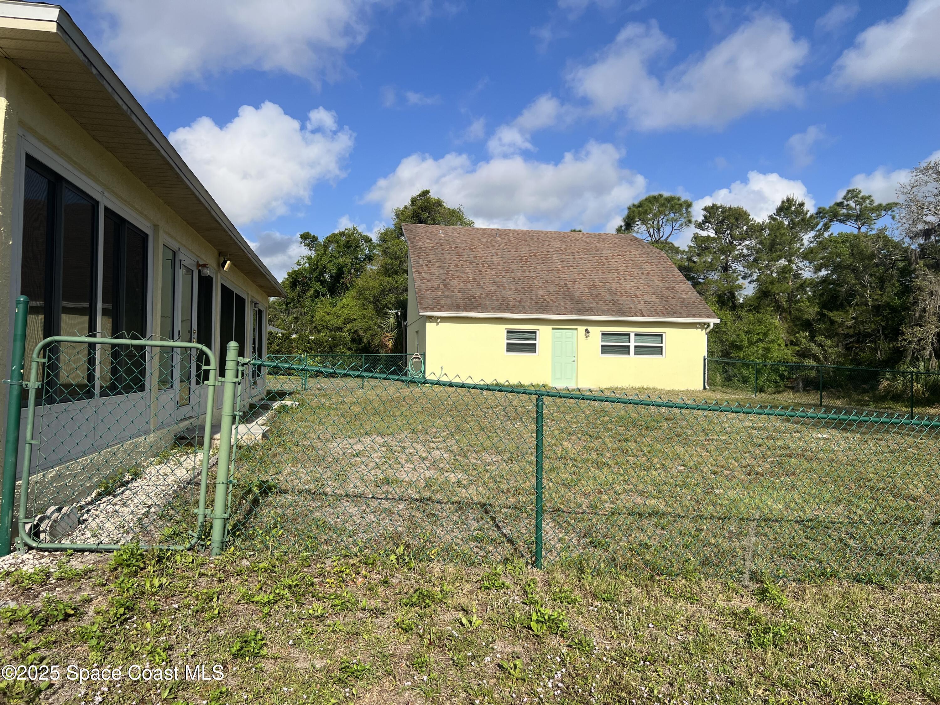 4220 Robins Hill Court