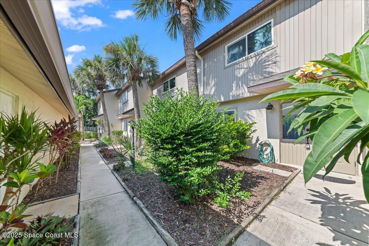 203 6th Avenue C -10