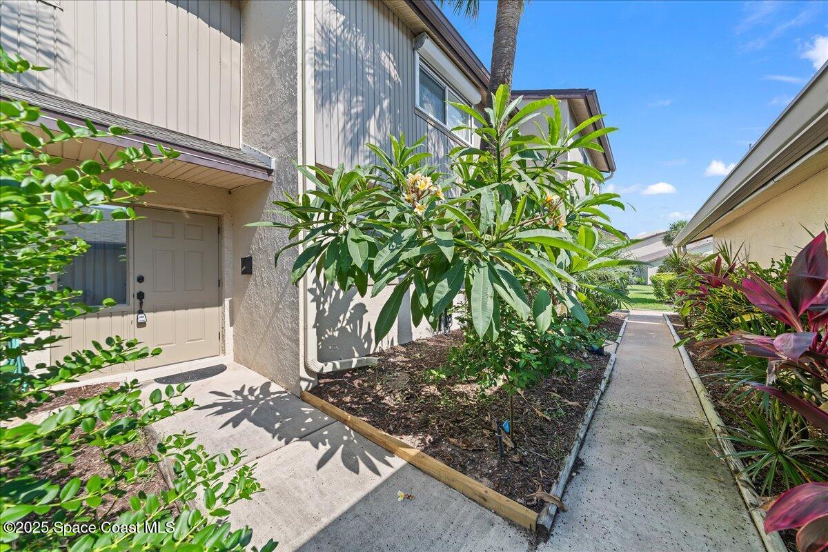 203 6th Avenue C -10