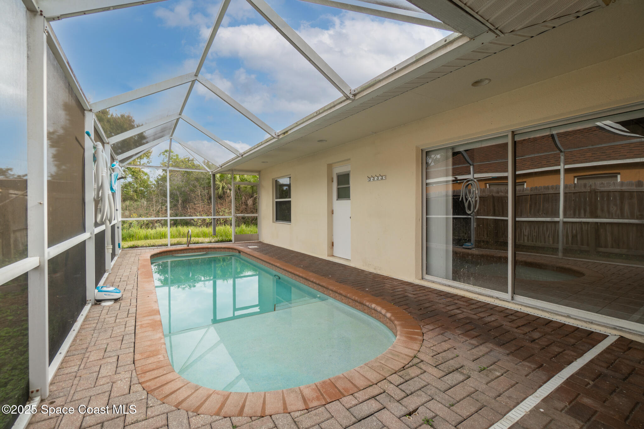 1814 Lankcashire Court