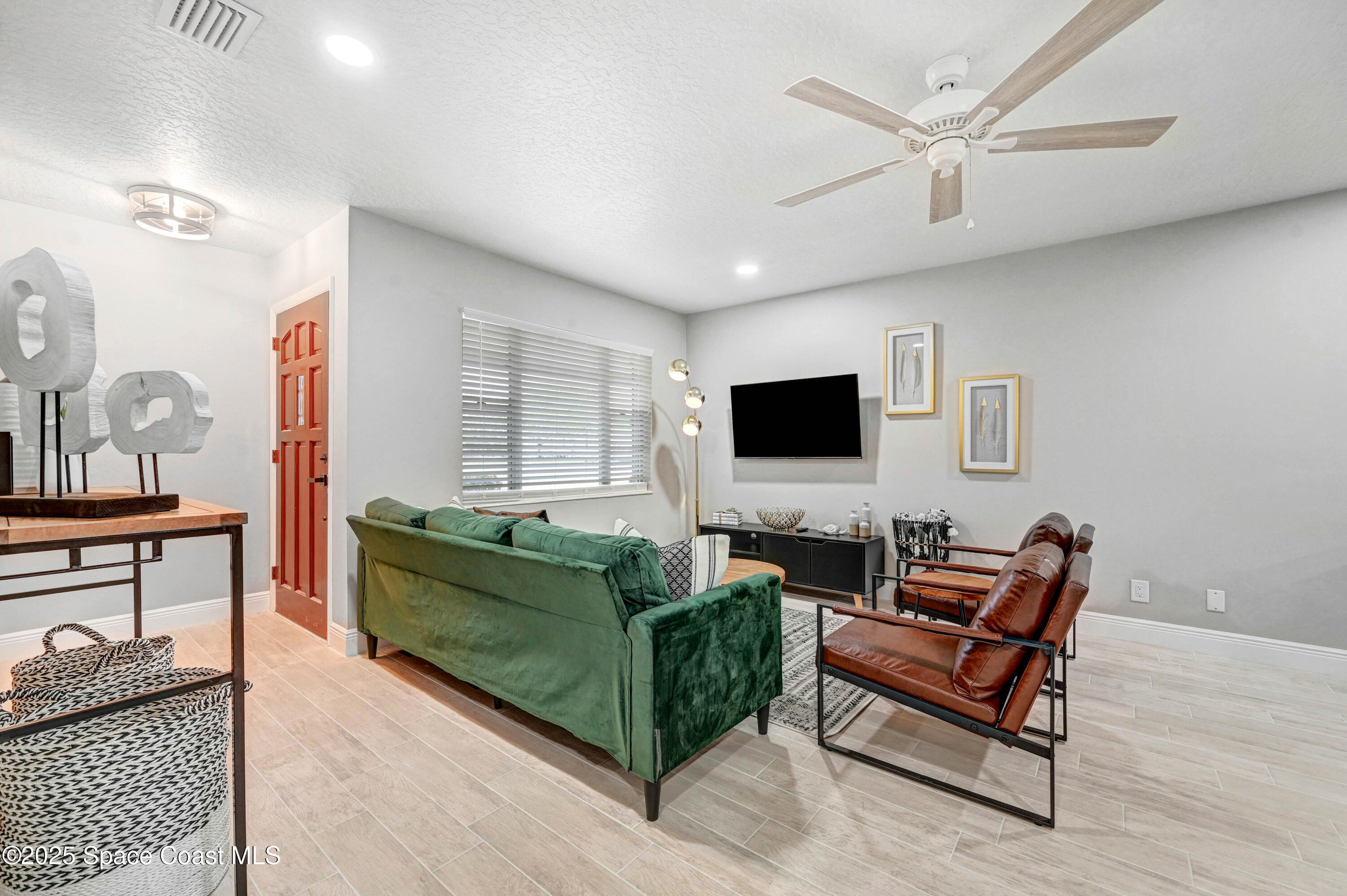 525/527 Wilson Avenue