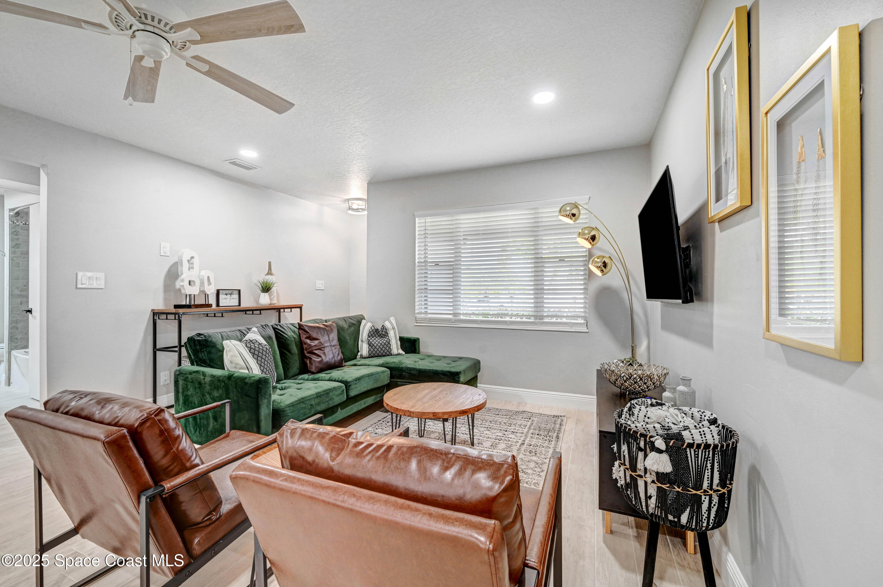 525/527 Wilson Avenue