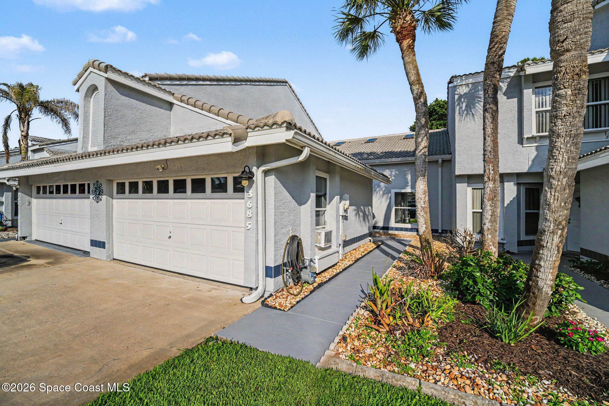 3685 Oakhill Drive