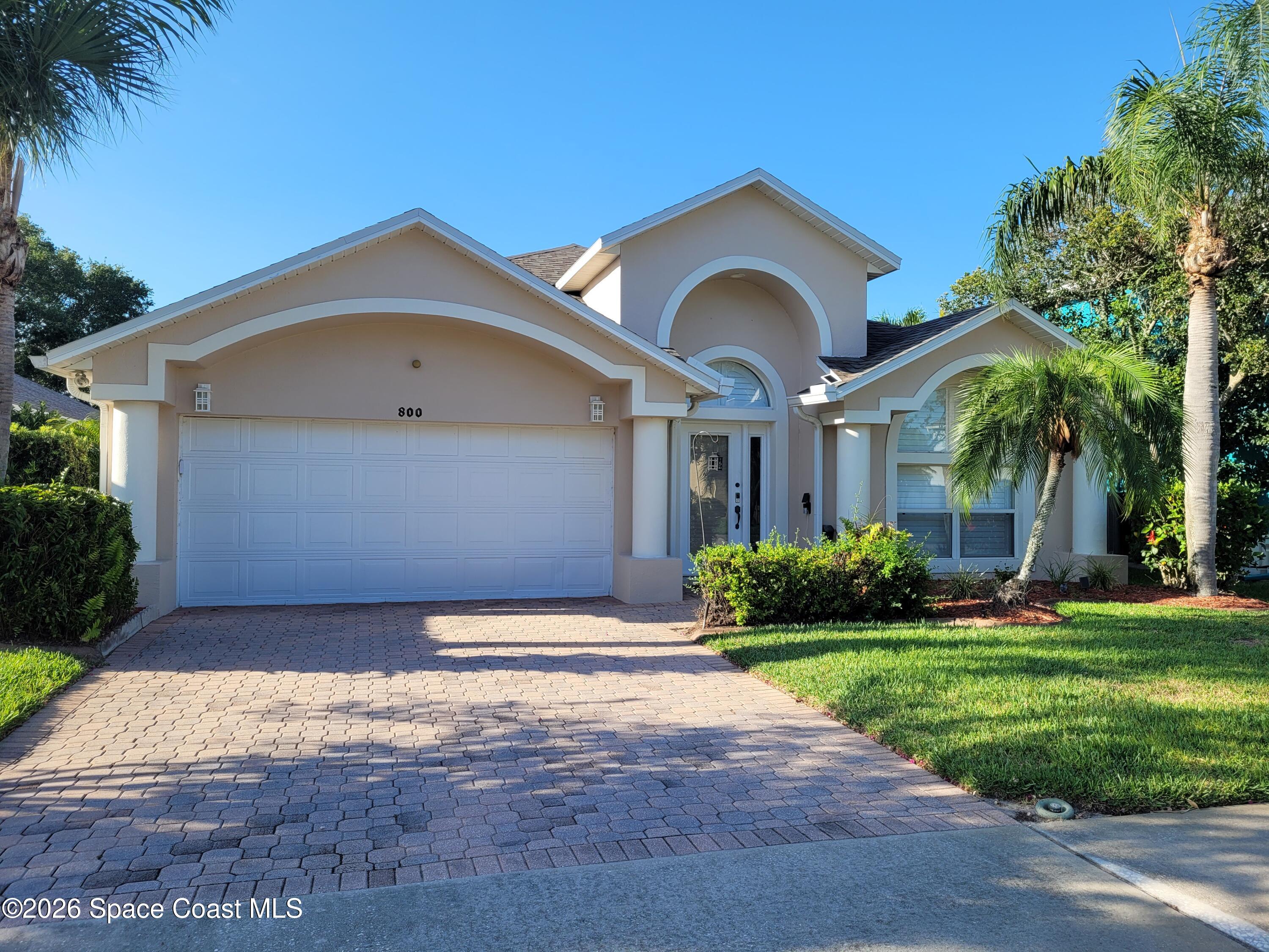 800 Sunset Lakes Drive