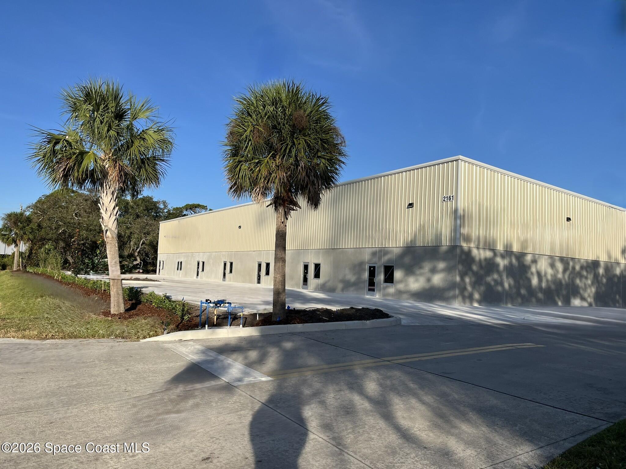 Exterior 8