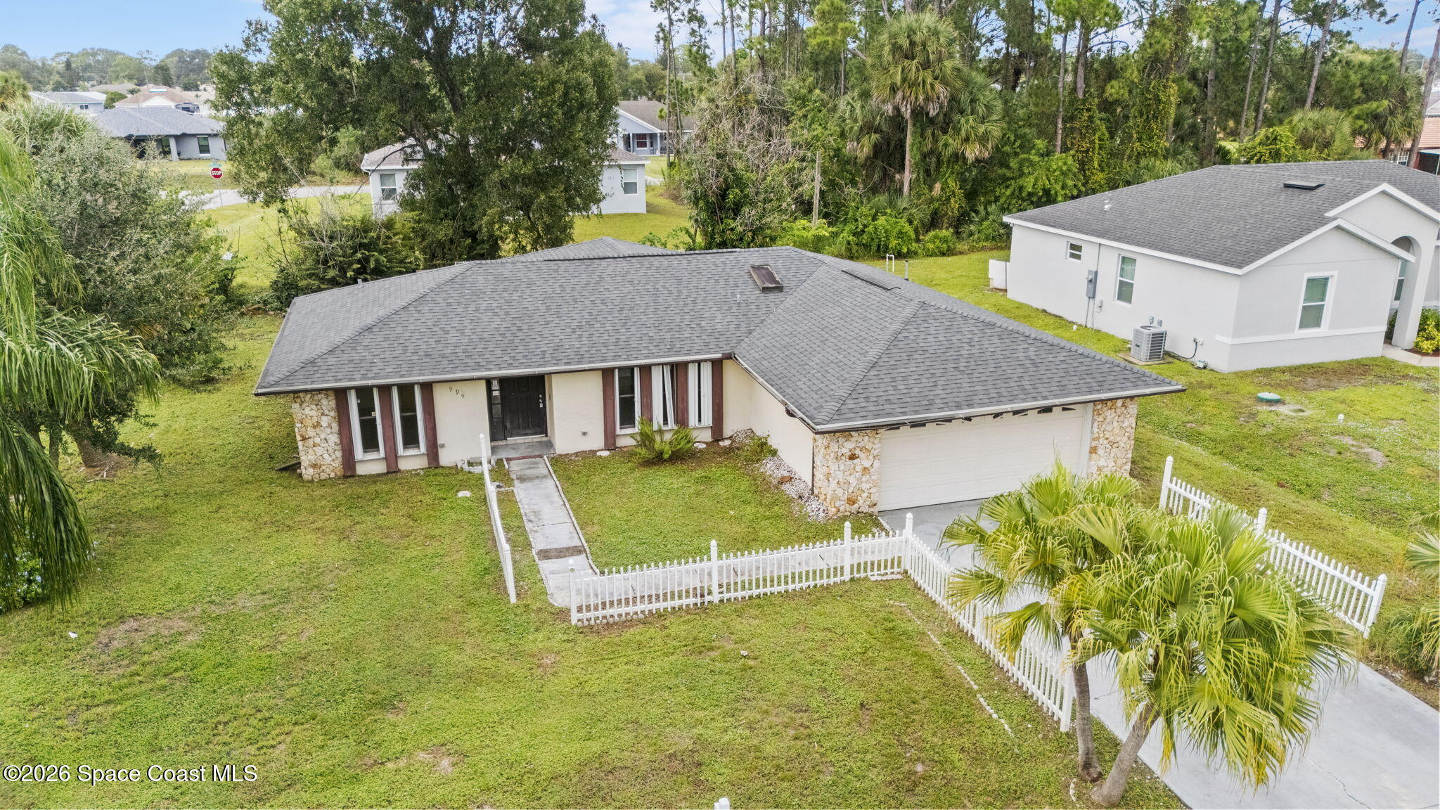 999 Pyracantha Street NW