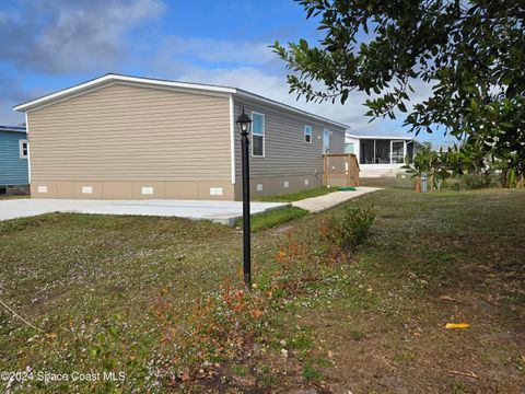 A home in Barefoot Bay