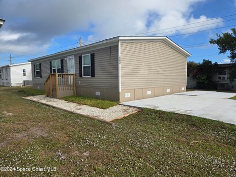 A home in Barefoot Bay