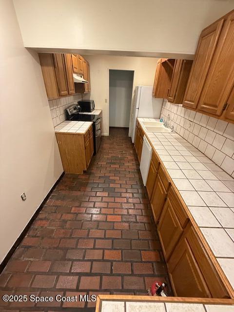 2283 Saint Swithin Lane