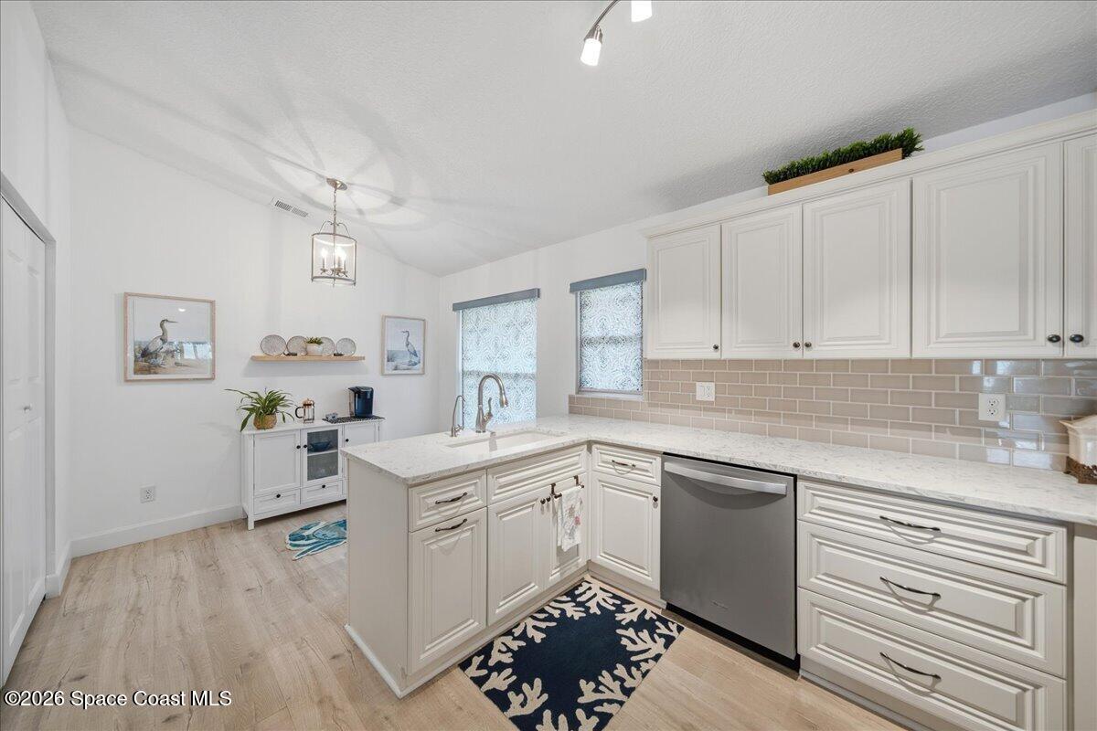 527 Oak Mont Place