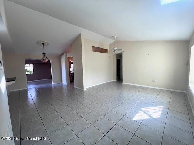 565 Heather Avenue NE