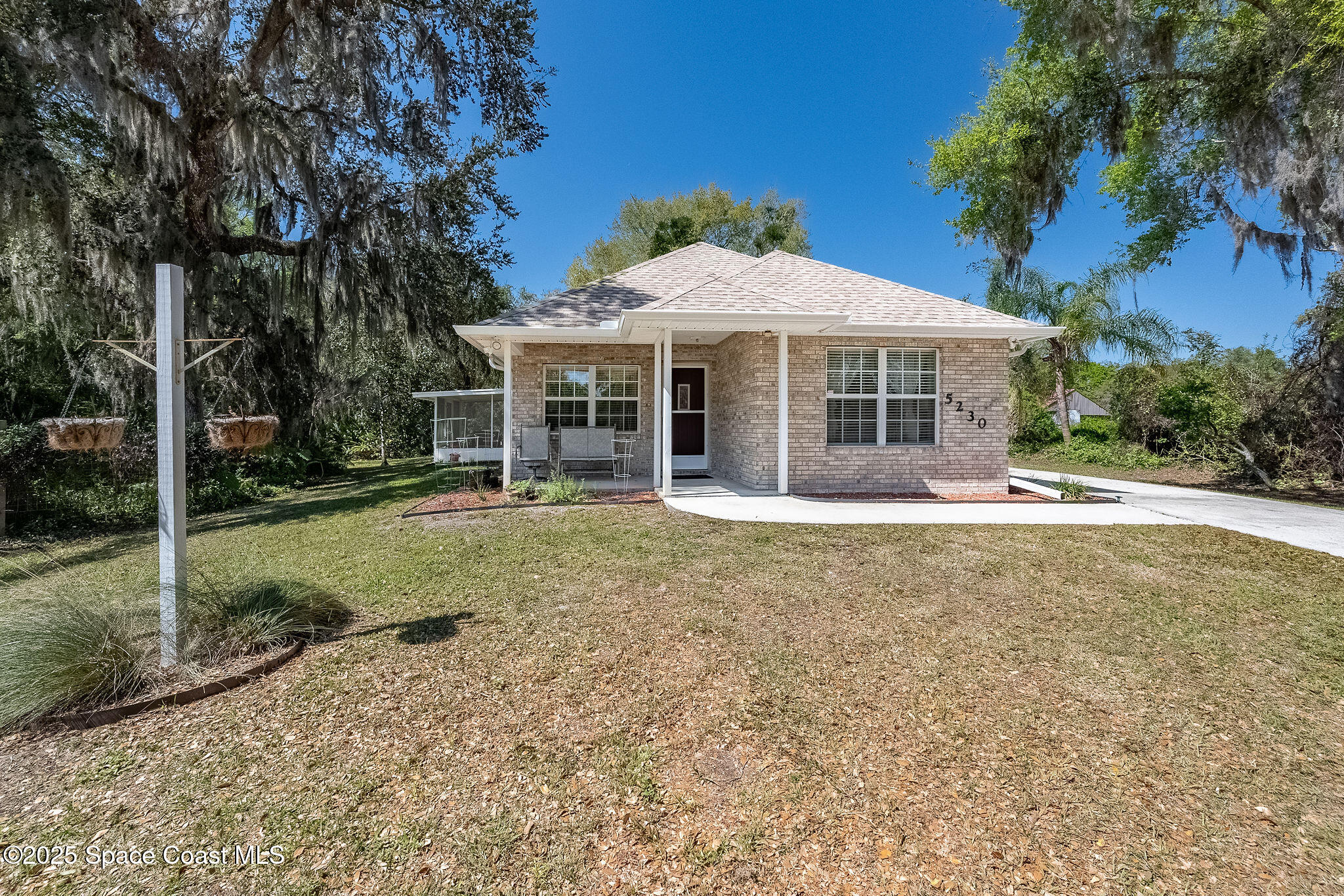 5220 Mar-Lin Woods Lane