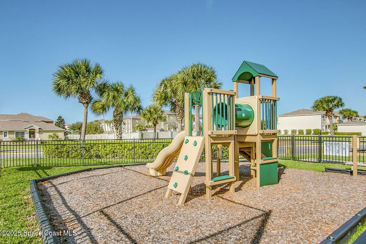 Indialantic, Florida 32903, United States, 4 Bedrooms Bedrooms, ,2 BathroomsBathrooms,Residential,Pending,82447