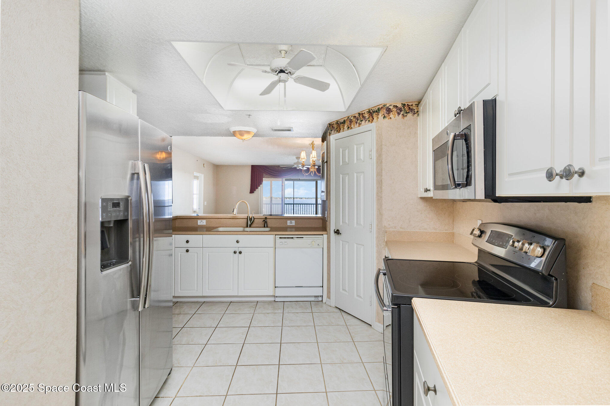 104 Riverside Drive 403
