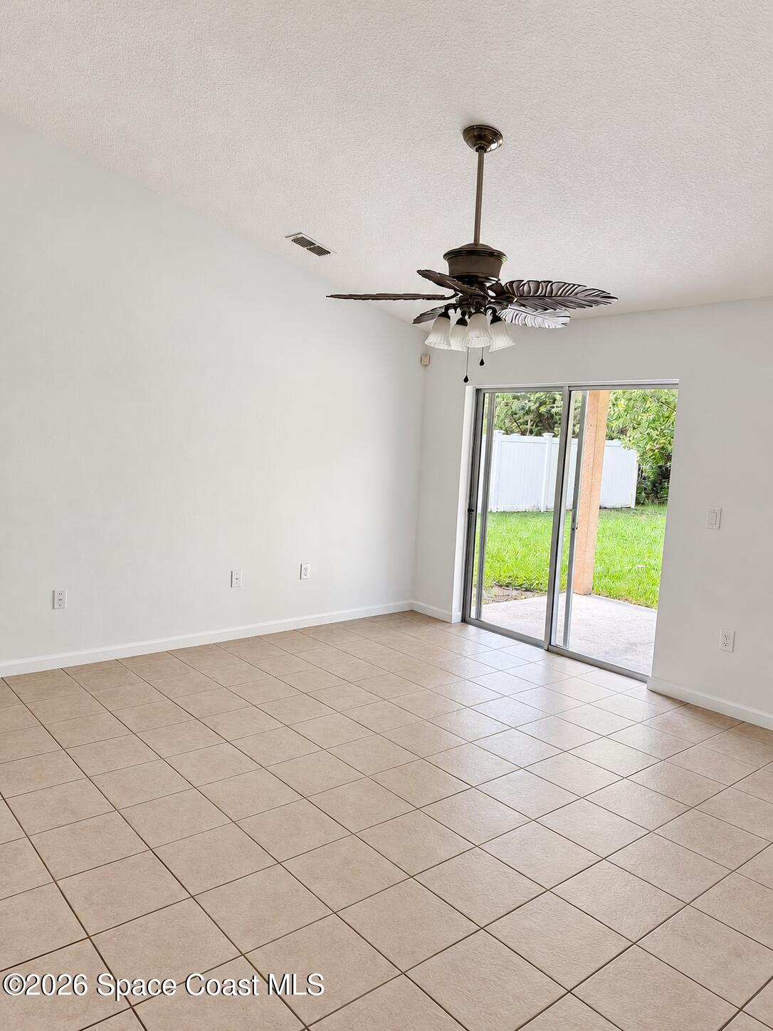 284 SE Abernathy Circle