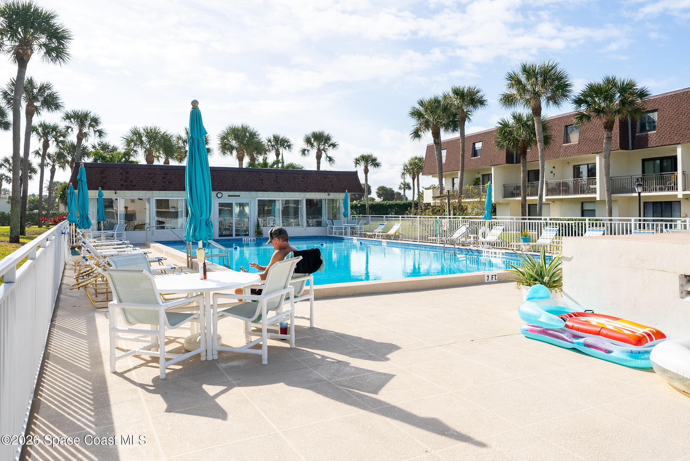 180 Paradise Boulevard 18015