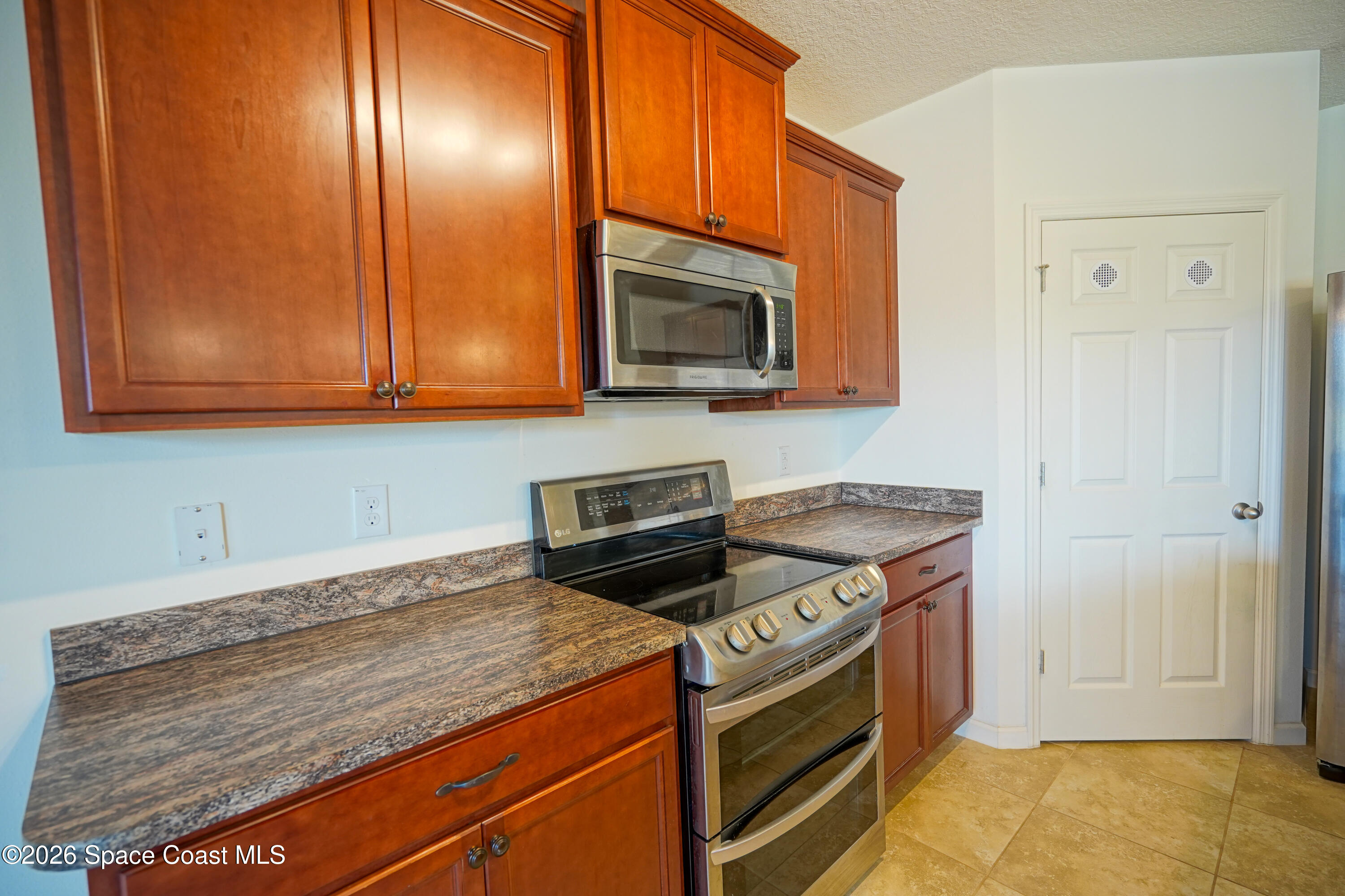 436 Great Falls Lane SW