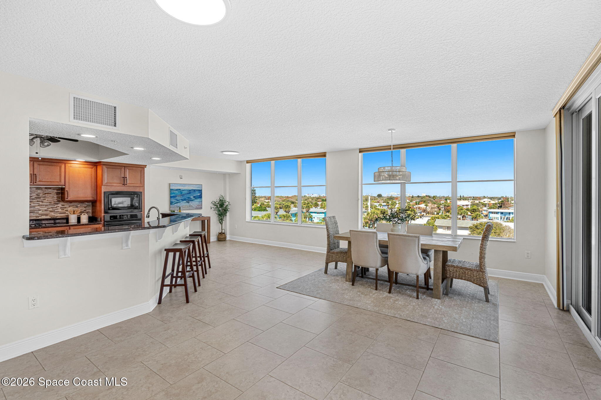 410 Hayes Avenue 402