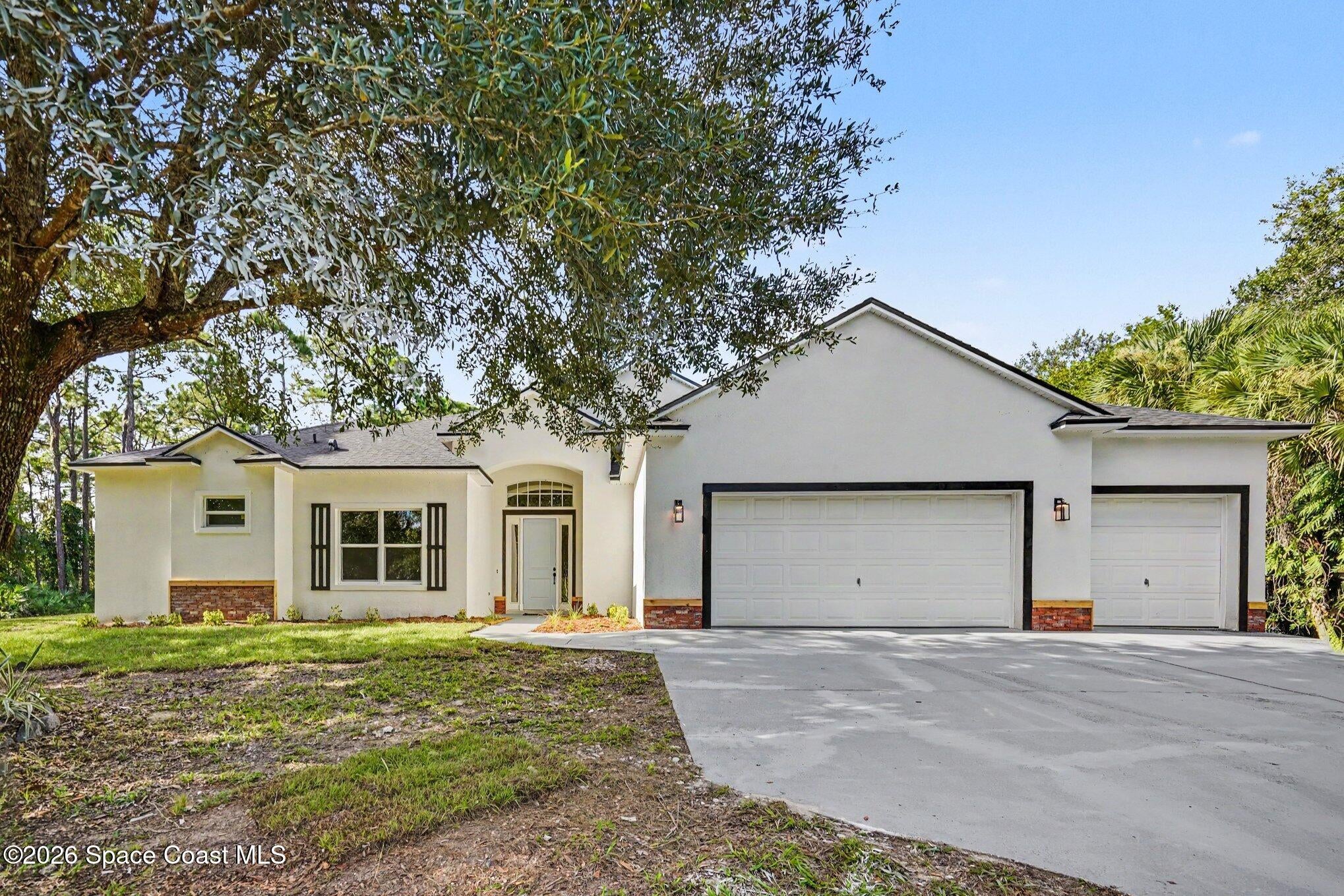 3025 Fawn Lake Boulevard