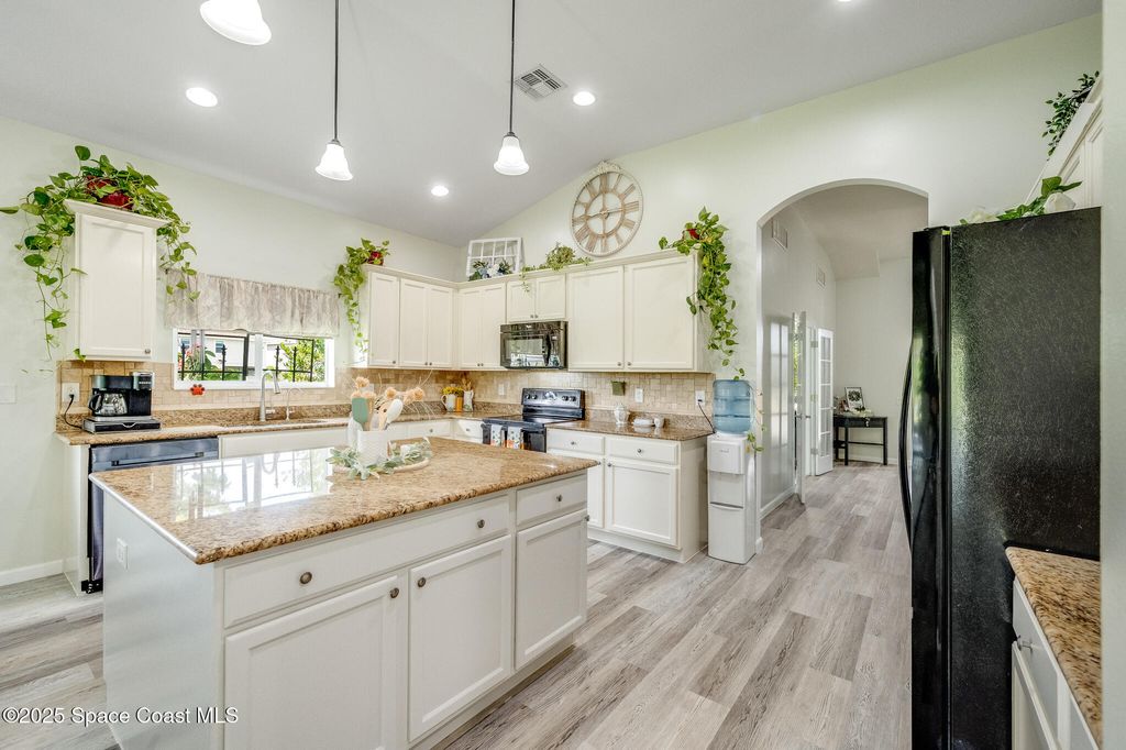 Photo of 1300 Hubbard Court SE, Palm Bay, FL 32909 (MLS # 1054569)
