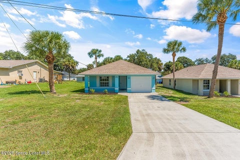 Photo of 230 13th Street SW, Vero Beach, FL 32962 (MLS # 1084929)