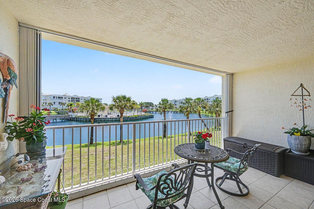 8941 Lake Drive 202
