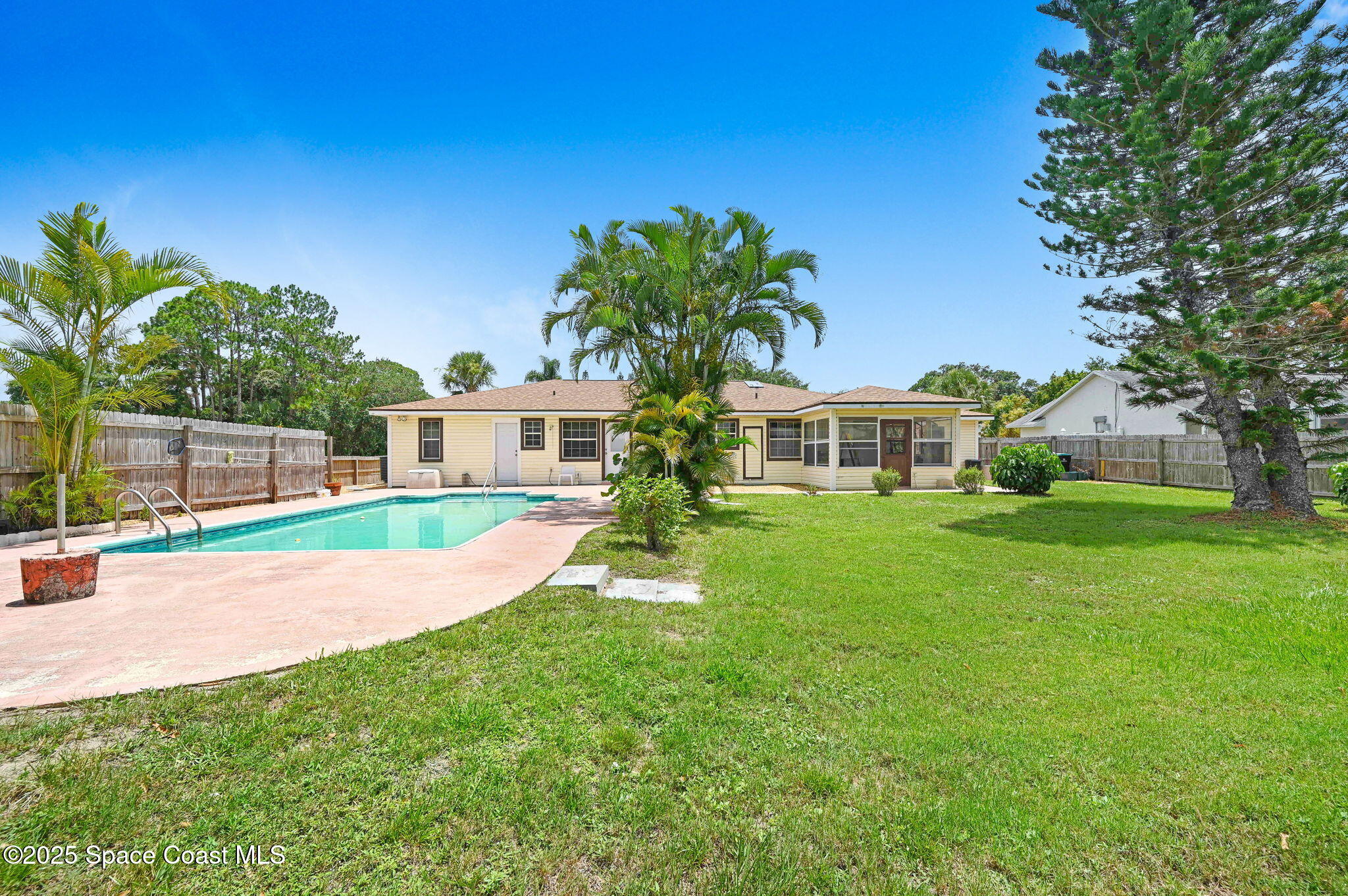 409 Stendal Road NW