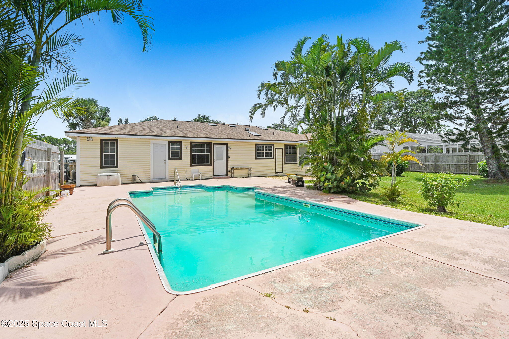 409 Stendal Road NW