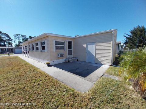 A home in Barefoot Bay