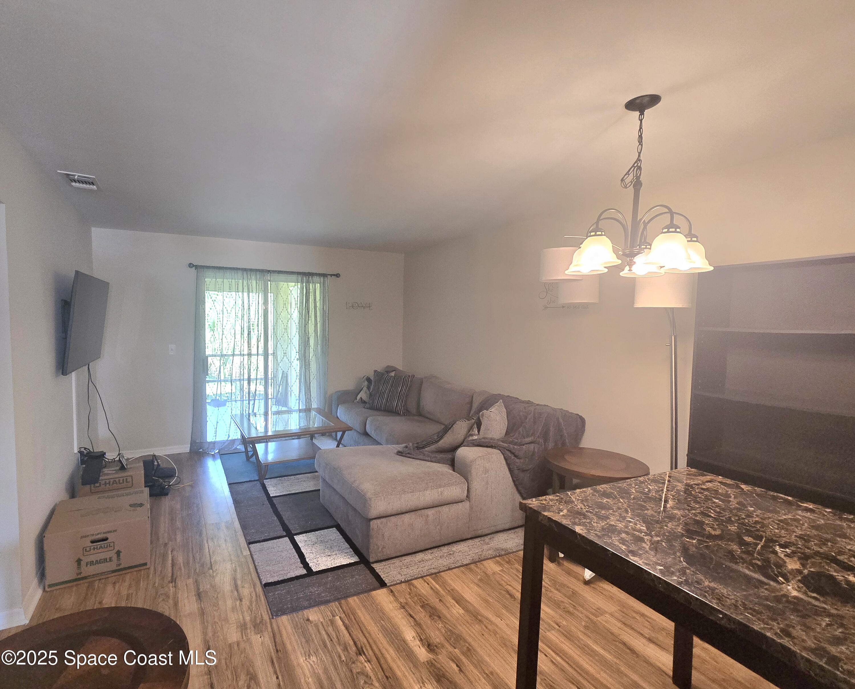 3081 Sir Hamilton Circle 10