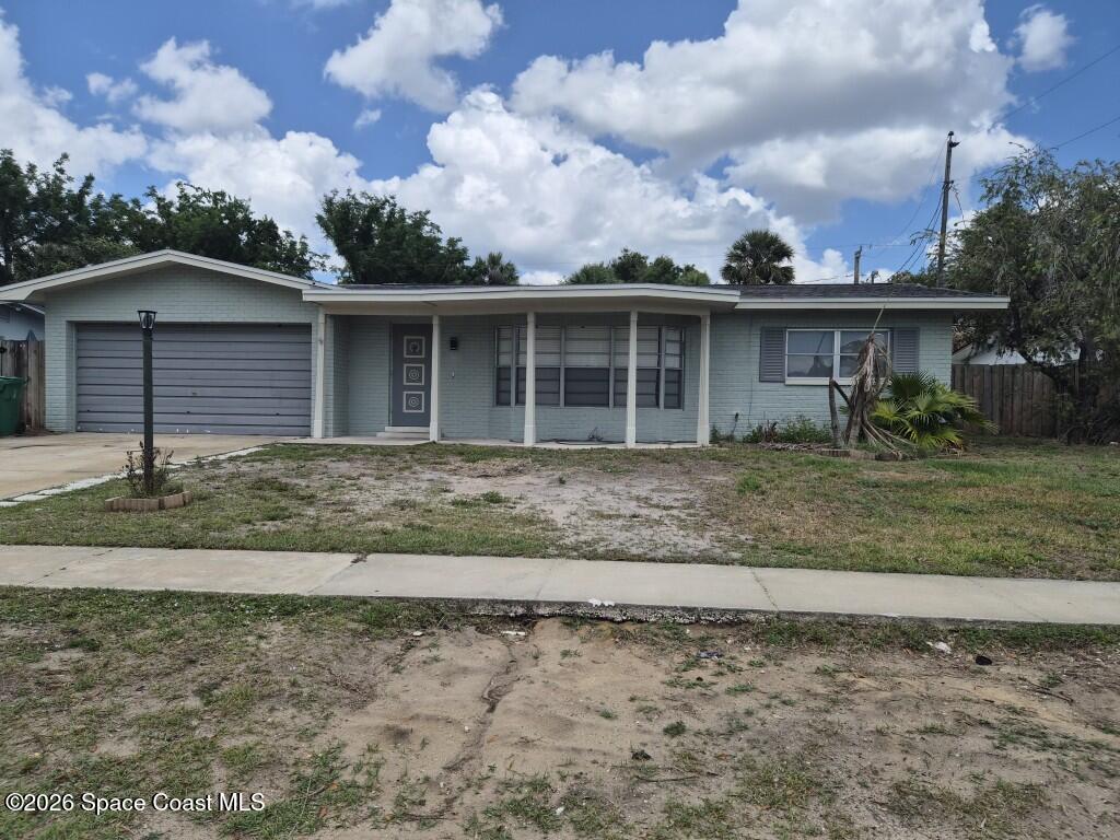 3516 E Roundtree Drive
