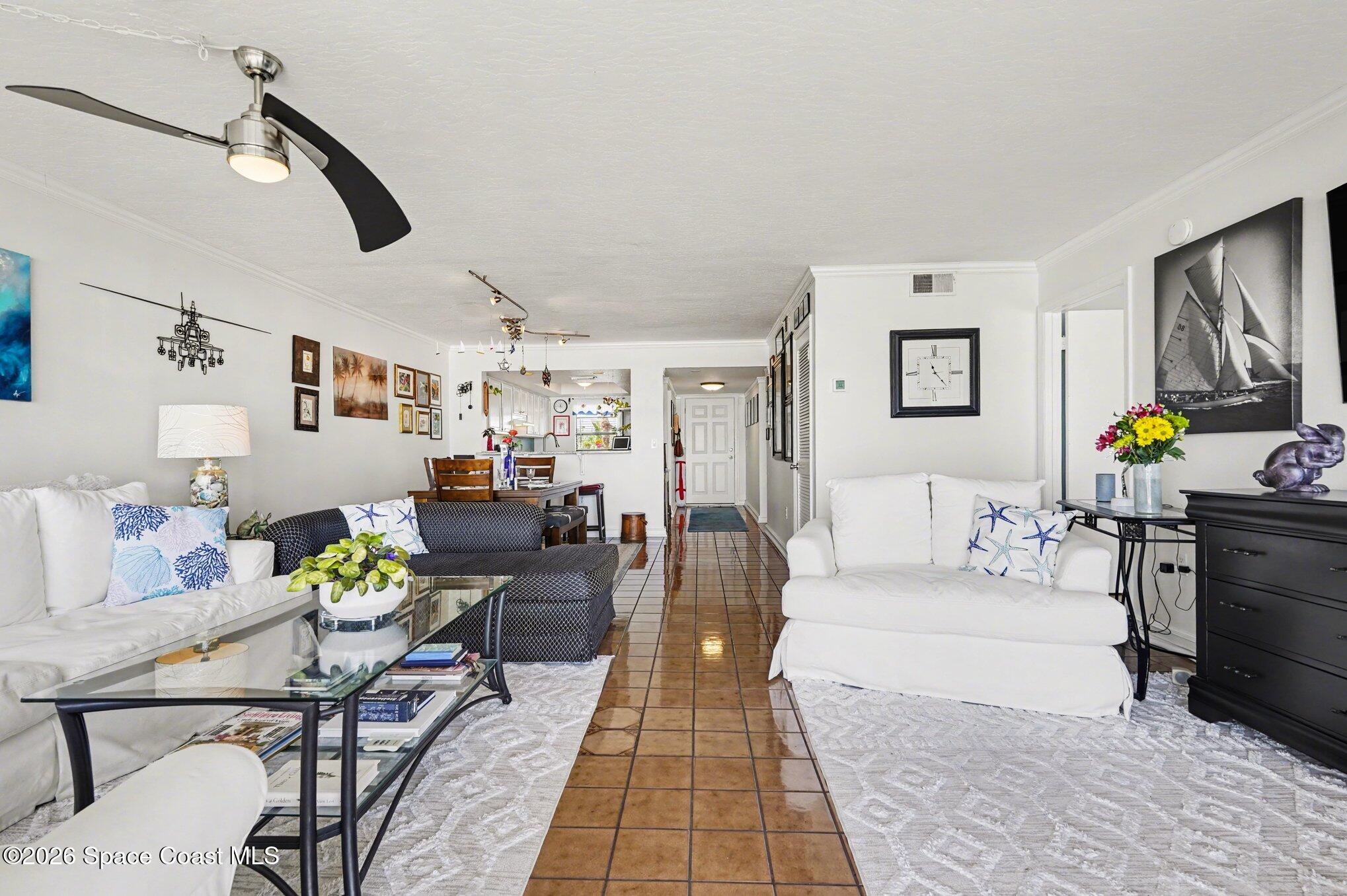 1095 N Highway A1a 203