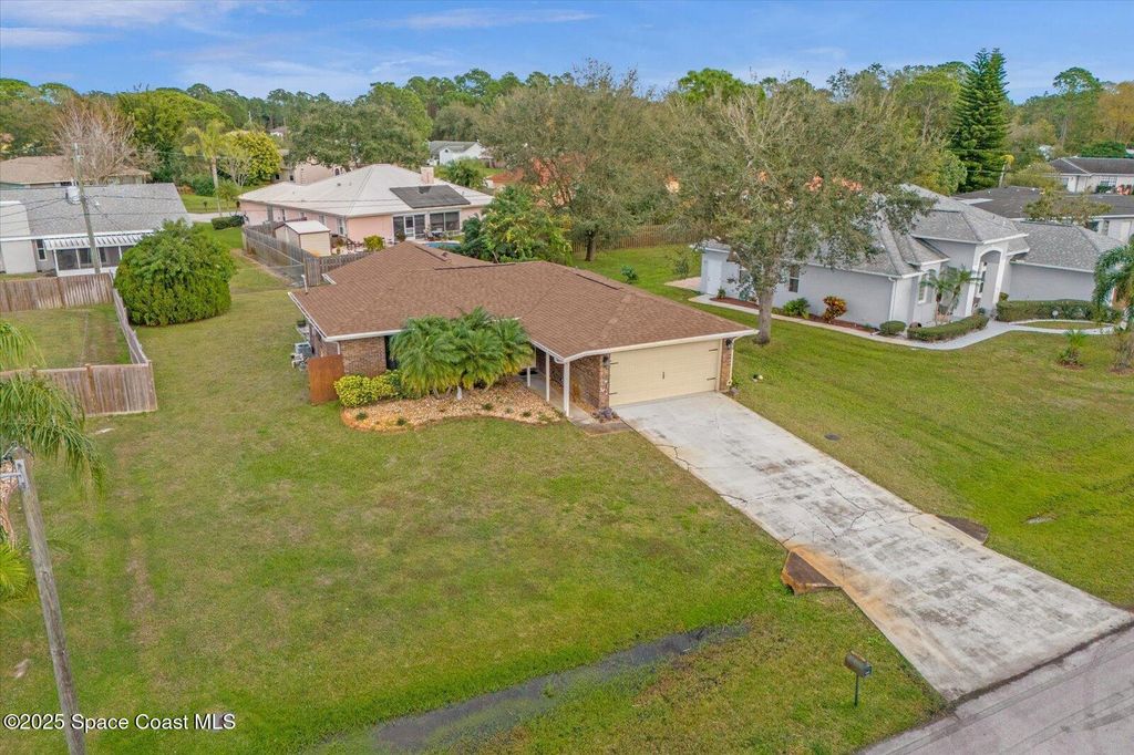 Photo of 1241 Ashland Avenue SE, Palm Bay, FL 32909 (MLS # 1057225)