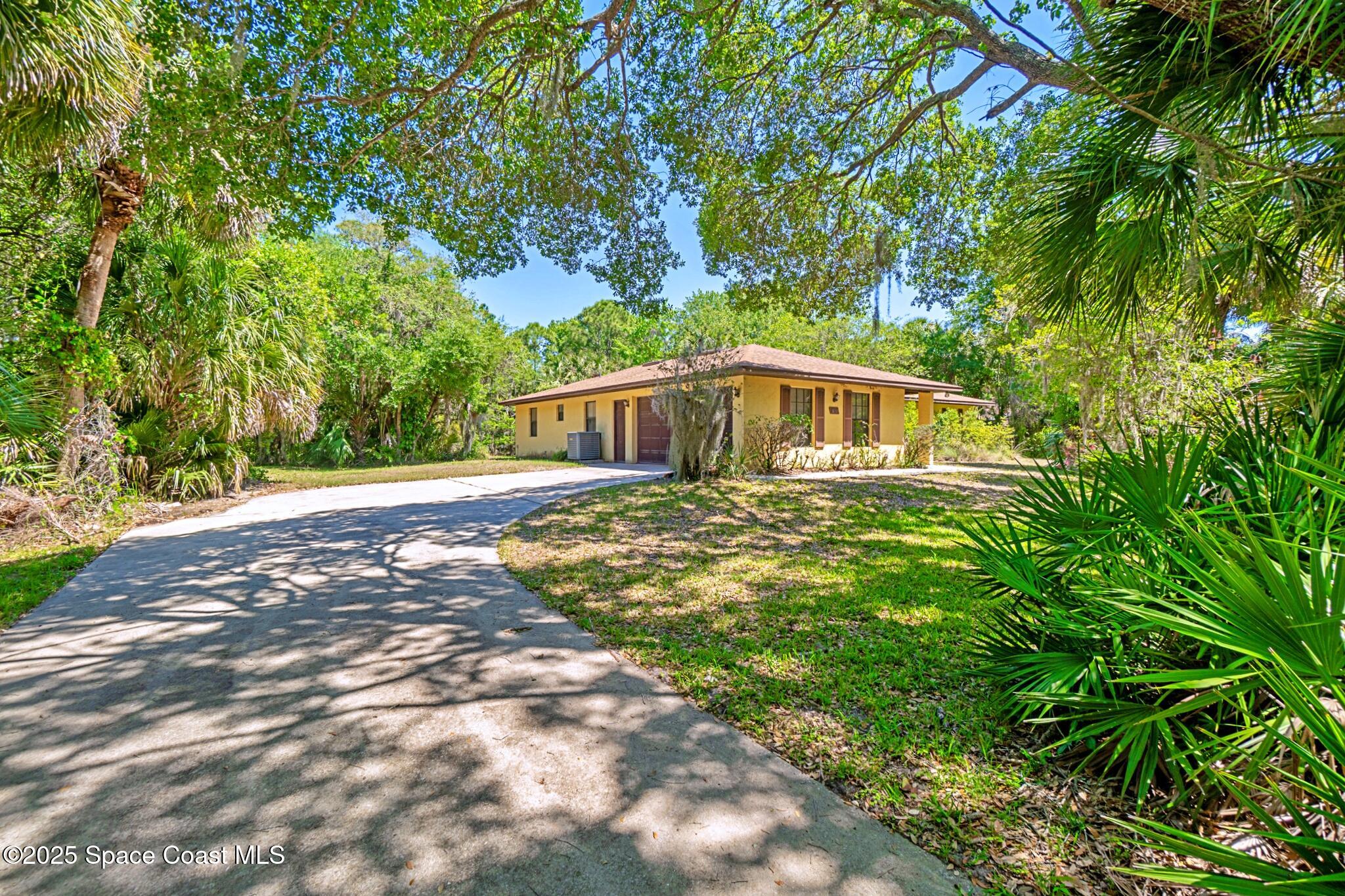 1812 Live Oak Drive N