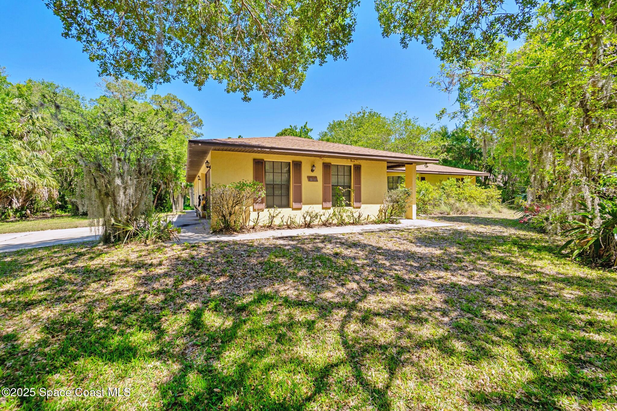 1812 Live Oak Drive N