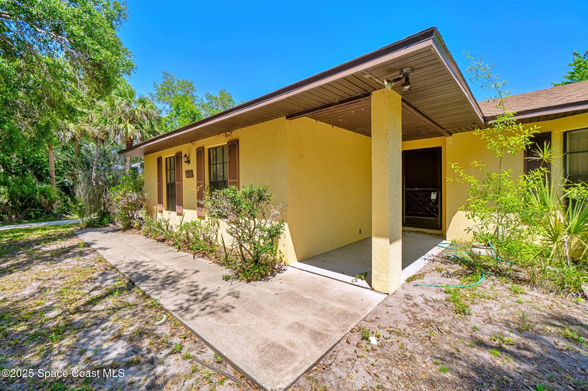 1812 Live Oak Drive N