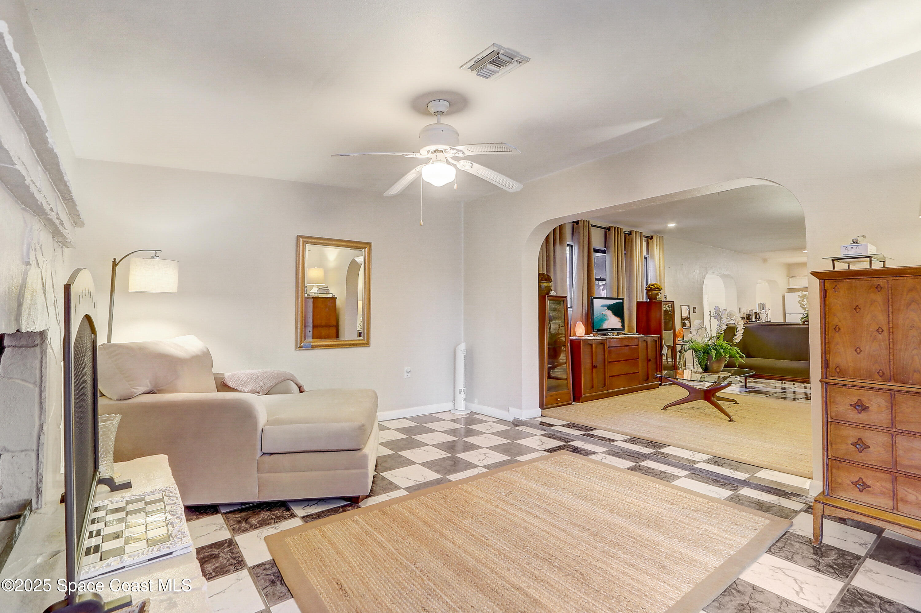 1205 Seminole Drive