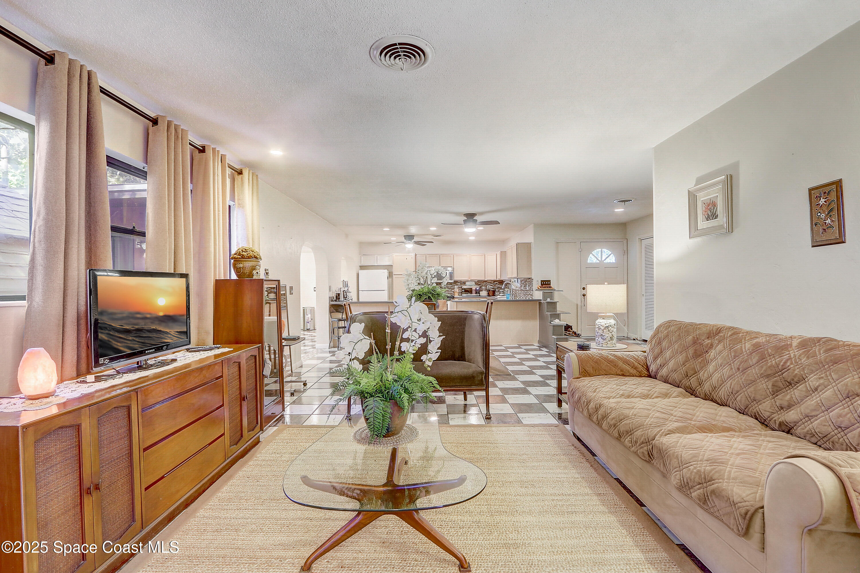 1205 Seminole Drive