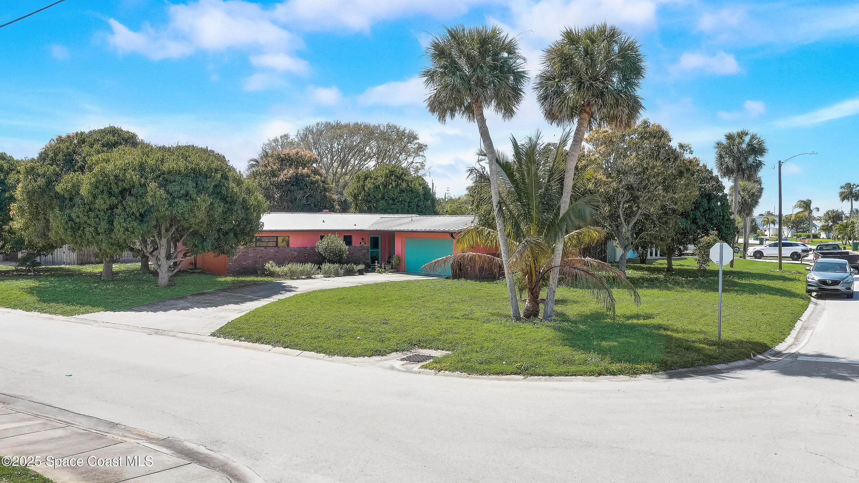 1205 Seminole Drive