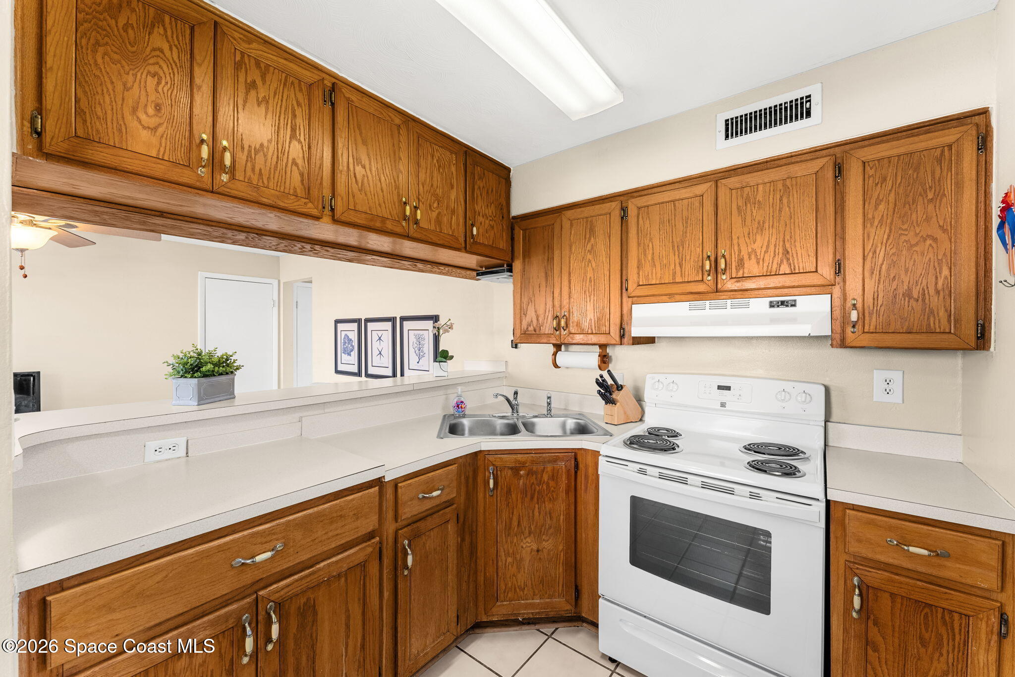 419 Madison Avenue G102