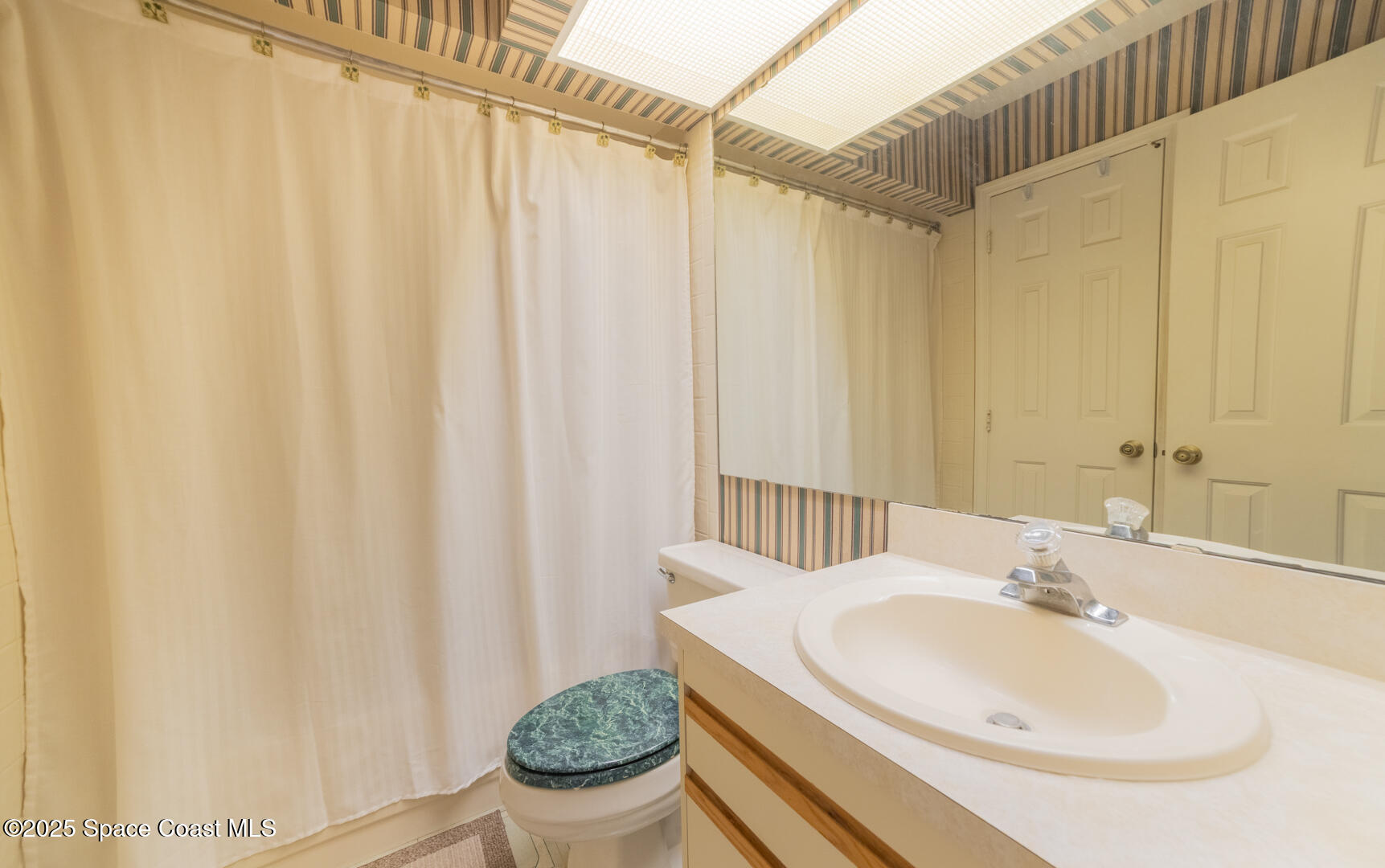 1095 Country Club Drive 725