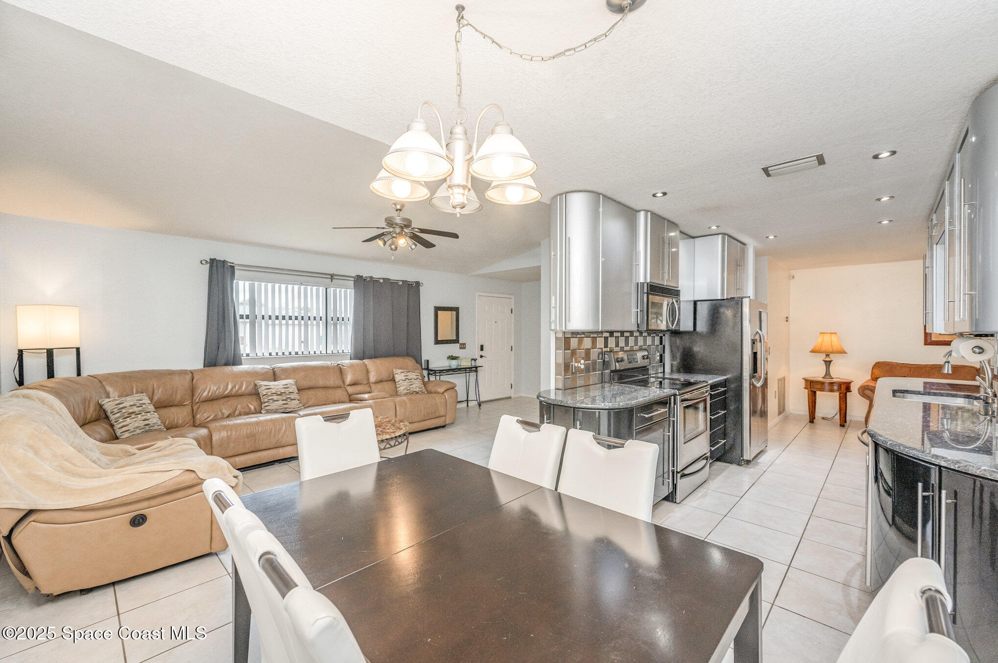 220 Cinnamon Lake Circle