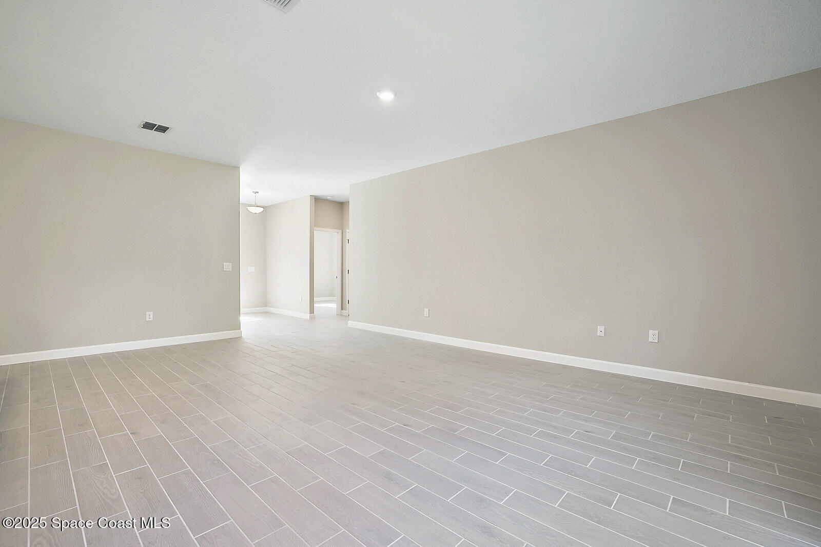 941 Quesada Street SE