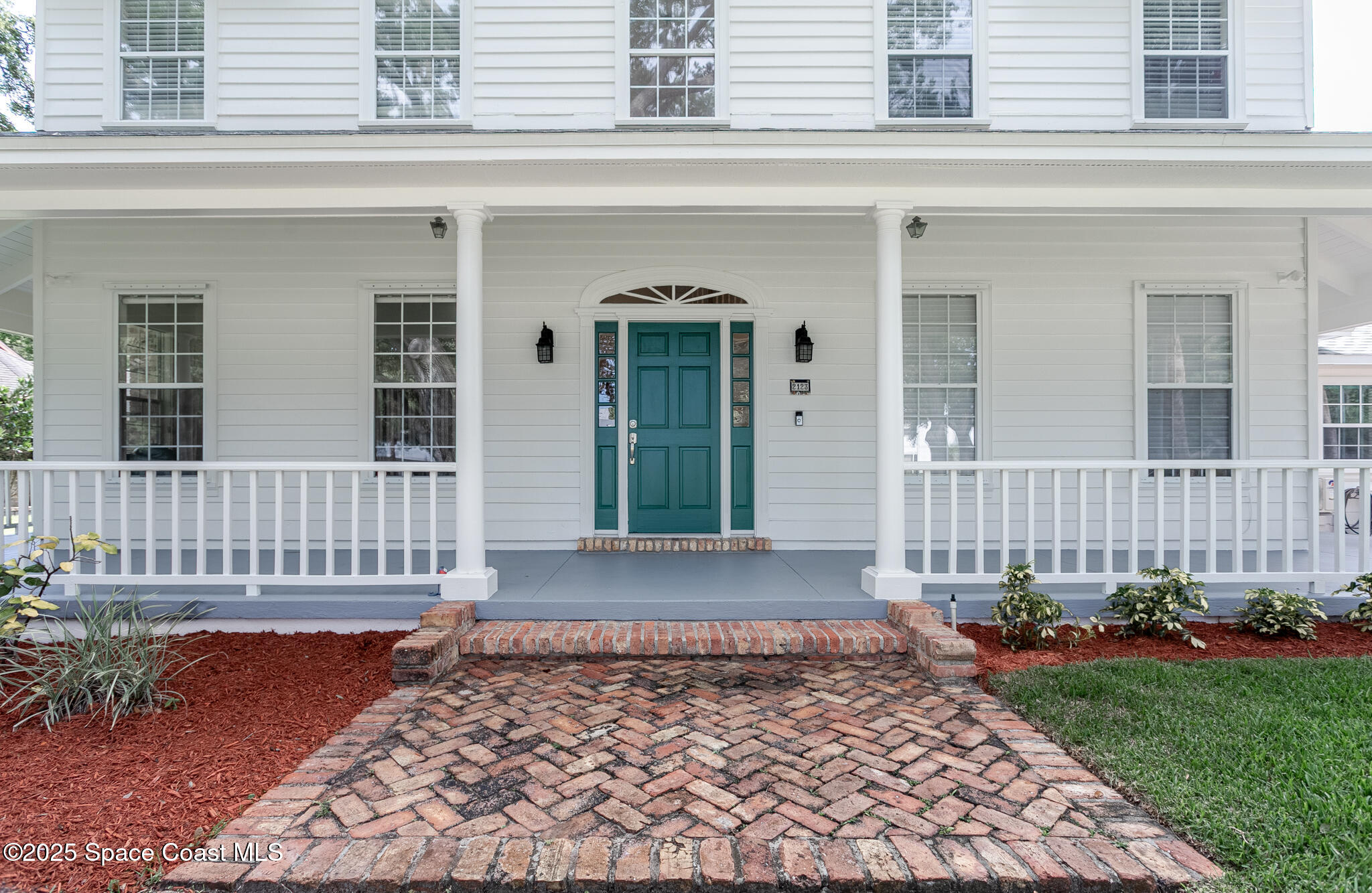 2123 Royal Oaks Drive