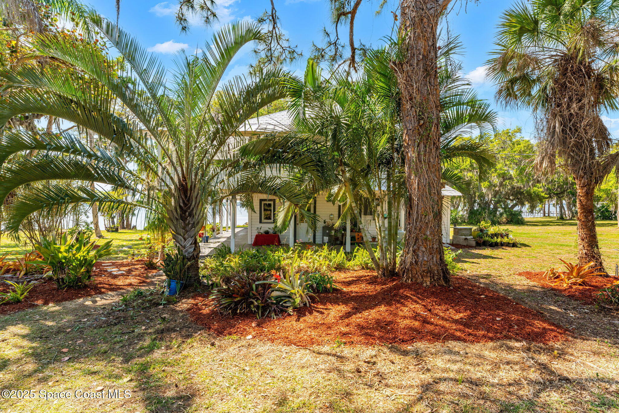 1605 N Tropical Trail N
